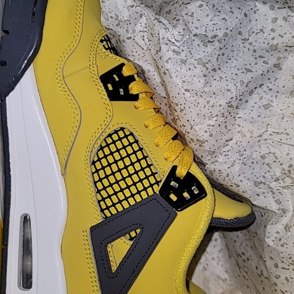 Shoes - Picture 4 of 9